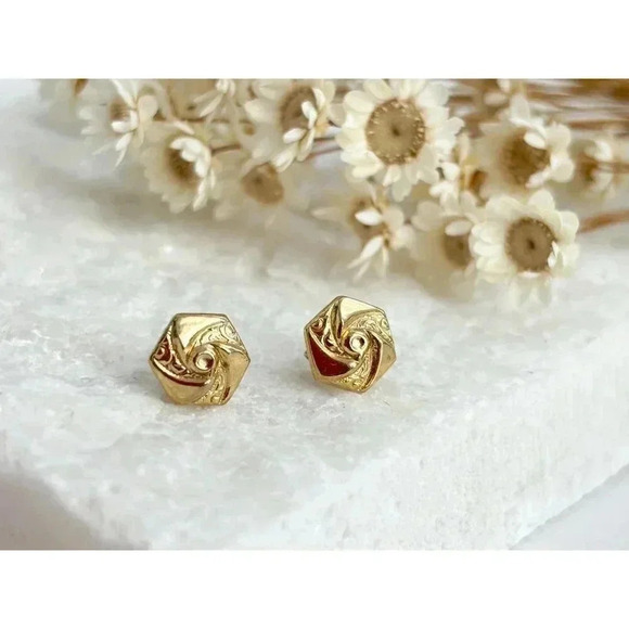 Vintage Gold Toned Dainty Tiny Midcentury Style Octagon Swirl Patterned Studs - Picture 2 of 5